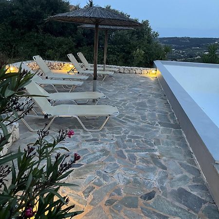 Luxurious villa at a unique spot Agios Nikolaos  Extérieur photo