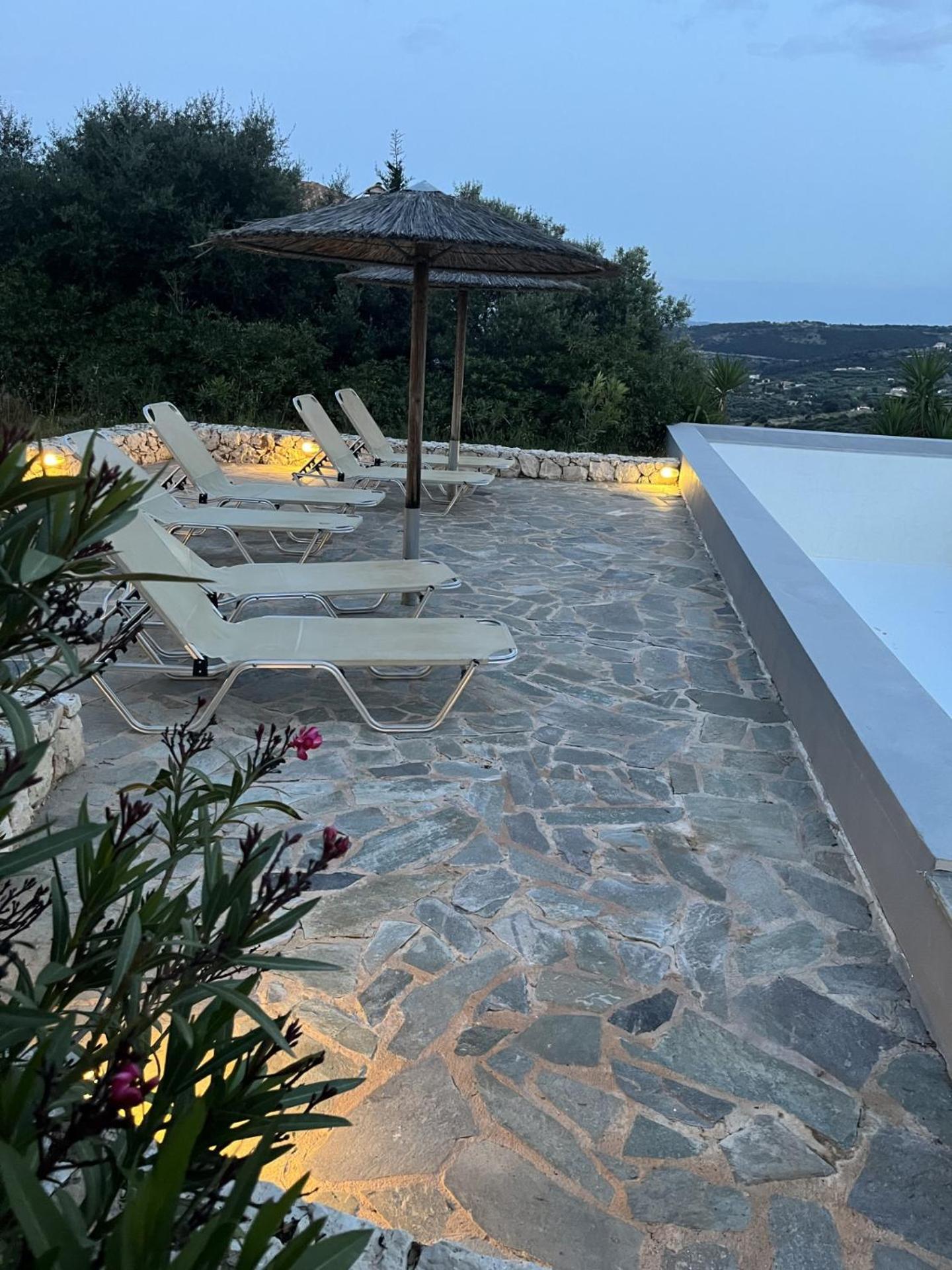 Luxurious villa at a unique spot Agios Nikolaos  Extérieur photo